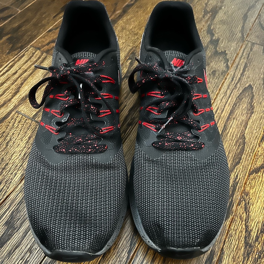 Nike Run Swift Tennis Shoes